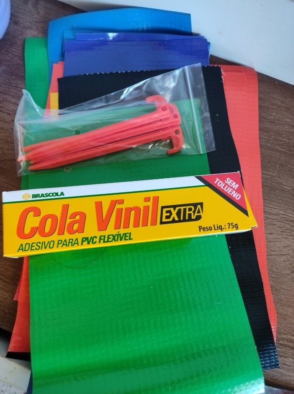 Kit de cola vinil enviado como brinde