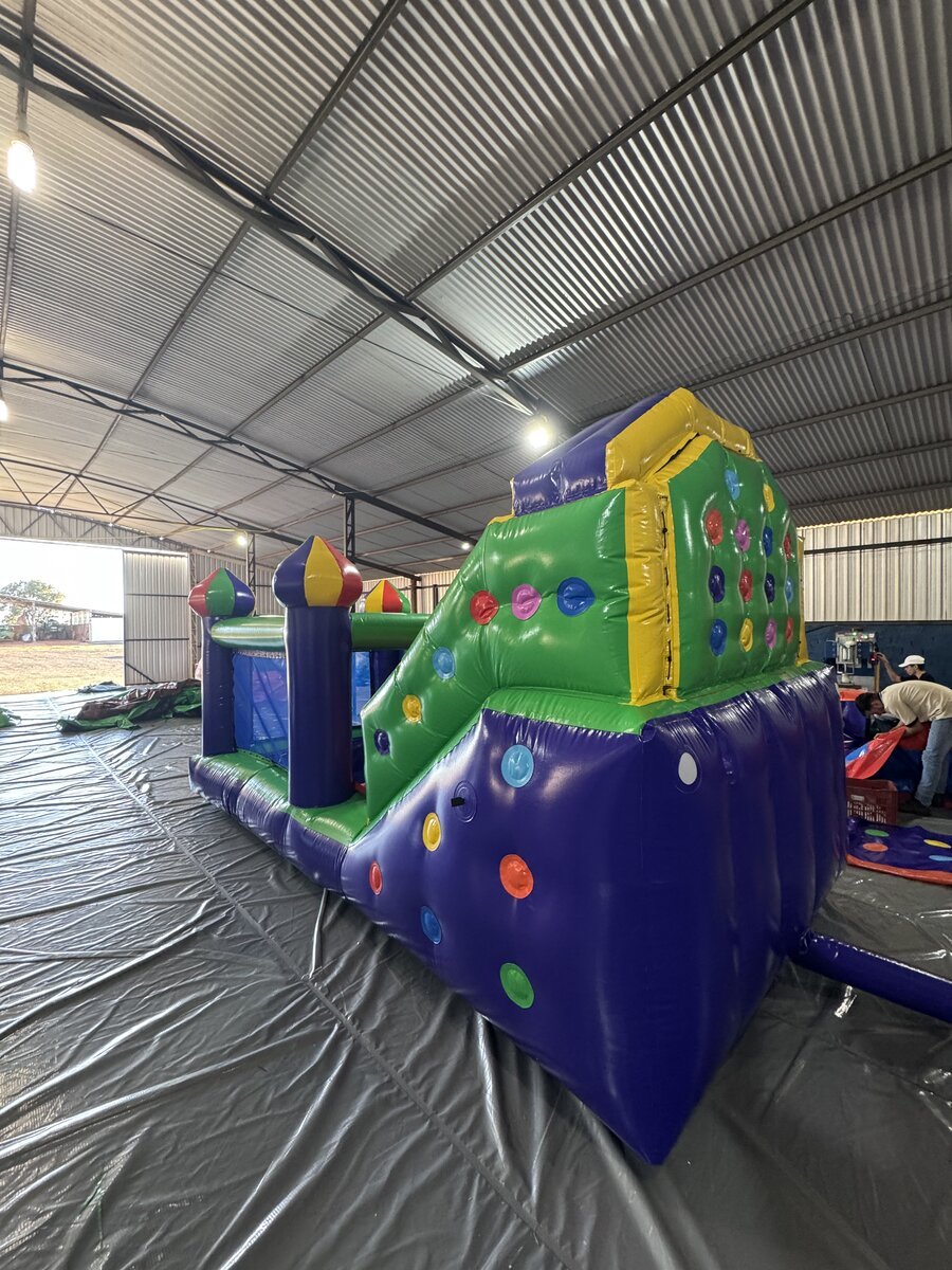 Mini com Piscina 3
